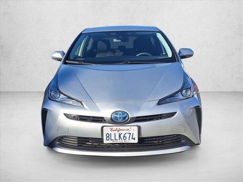 Certified 2019 Toyota Prius LE image 2