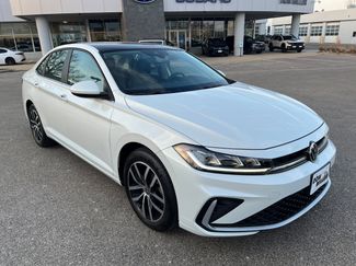 Used 2025 Volkswagen Jetta SE video 1