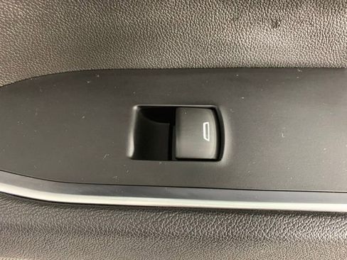 Used 2025 Chevrolet Silverado 2500 LT w/ Convenience Package image 31