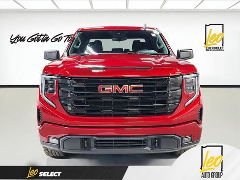 Used 2023 GMC Sierra 1500 Elevation image 2