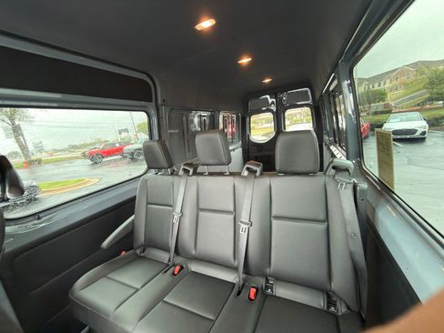 Used 2024 Mercedes-Benz Sprinter 2500 image 15