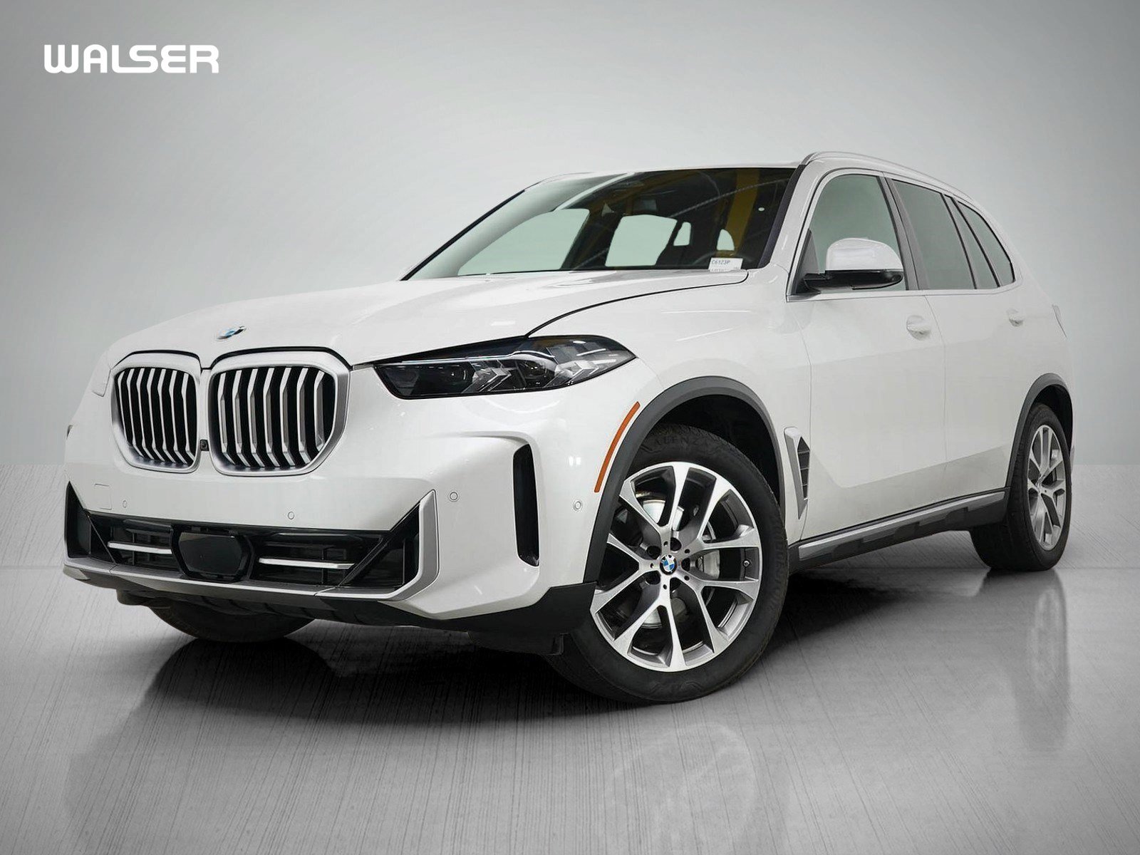 Used 2024 BMW X5 xDrive40i AWD/4WD image 1
