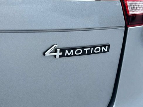 Used 2024 Volkswagen Tiguan SE R-Line AWD/4WD image 19