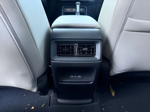 Used 2024 Honda CR-V EX-L image 10