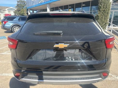 Used 2024 Chevrolet Trax LT image 6