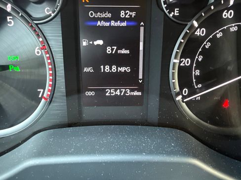 Used 2023 Lexus GX 460 Premium AWD/4WD image 18