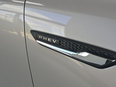 New 2025 MAZDA CX-90 Plug-In Hybrid w/ Premium Plus image 2