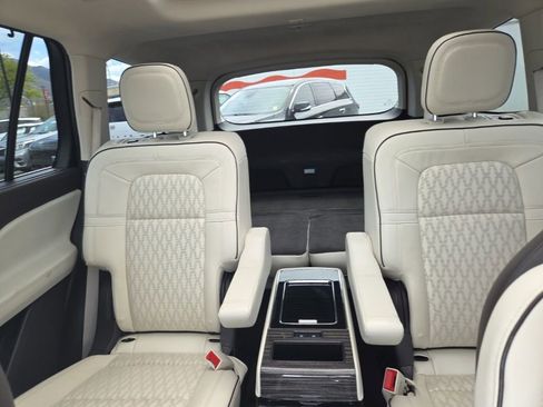 Used 2023 Lincoln Aviator Black Label w/ Dynamic Handling Package AWD/4WD image 22