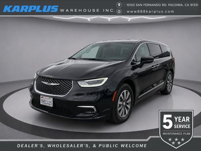 Used 2023 Chrysler Pacifica Touring-L