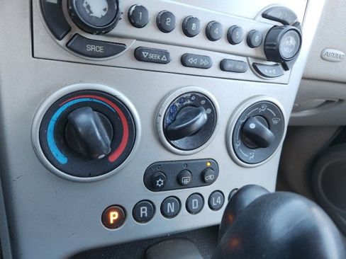 Used 2005 Chevrolet Equinox LS w/ Preferred Equipment Group image 13