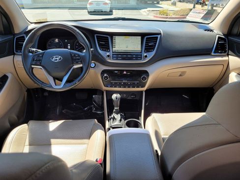 Used 2017 Hyundai Tucson Limited w/ Limited Ultimate Package 03 FWD image 18