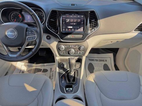 Used 2019 Jeep Cherokee Limited image 25