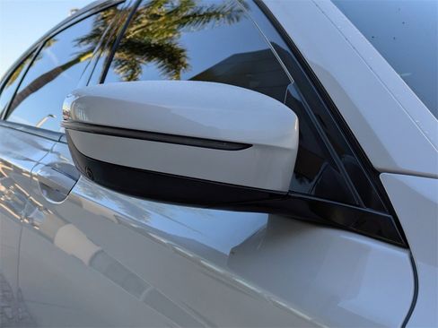 Used 2022 BMW 750i xDrive w/ Luxury Rear Seating Package image 12