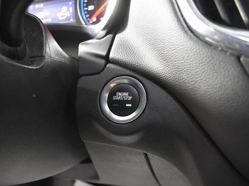 Used 2020 Chevrolet Equinox LT image 17