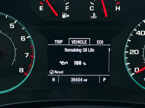Used 2023 Chevrolet Malibu LT FWD image 24
