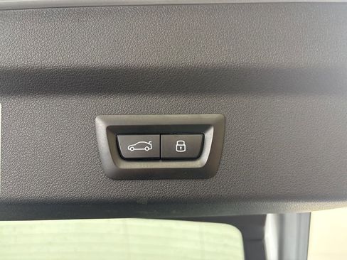 Certified 2025 BMW X2 xDrive28i w/ M Sport Package image 32