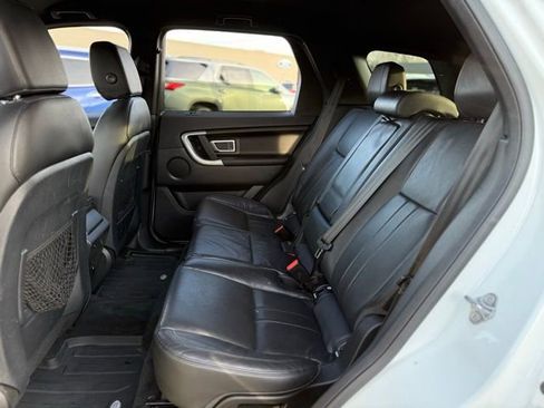 Used 2018 Land Rover Discovery Sport SE image 15