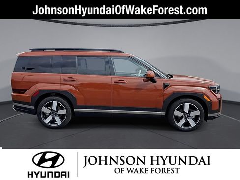 Certified 2025 Hyundai Santa Fe Limited AWD/4WD image 5