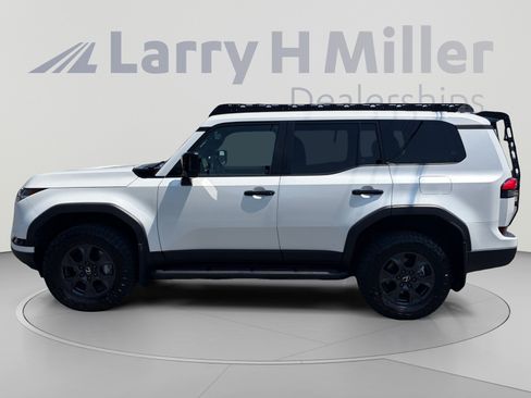 Used 2025 Lexus GX 550 w/ Accessory Package (CT) AWD/4WD image 2