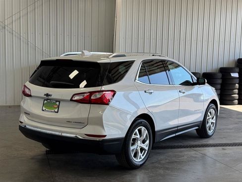 Used 2021 Chevrolet Equinox Premier AWD/4WD image 3