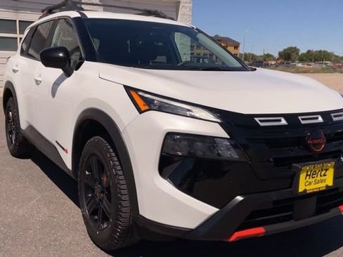 Used 2026 Nissan Rogue SV AWD/4WD image 4