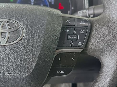 Used 2025 Toyota Camry LE FWD image 17