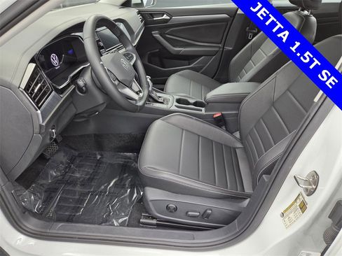 Used 2023 Volkswagen Jetta SE image 21
