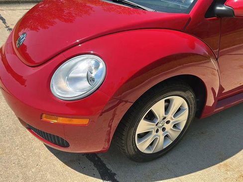 Used 2008 Volkswagen Beetle S FWD image 17