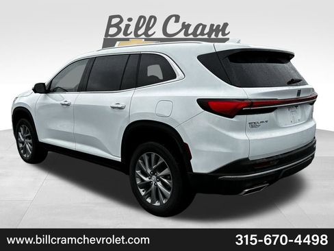 Used 2025 Buick Enclave Preferred FWD image 6