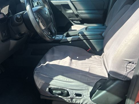 Used 2014 Nissan Titan SV w/ SV Value Truck Package RWD image 18