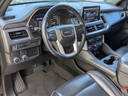 Used 2021 GMC Yukon XL SLT w/ SLT Premium Package image 9