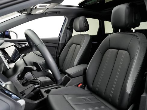 Used 2023 Audi Q4 e-tron Premium Plus RWD image 7