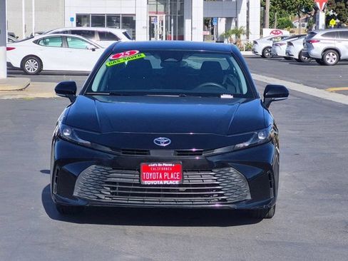 Used 2025 Toyota Camry LE FWD image 2