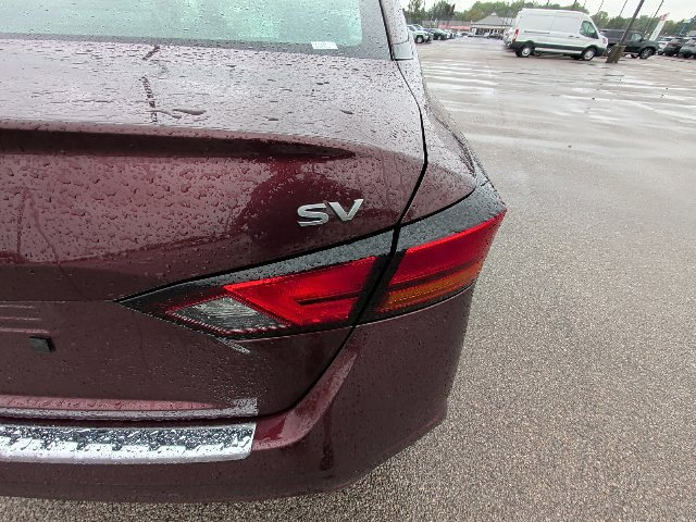 Used 2023 Nissan Altima 2.5 SV w/ SV Premium Package FWD image 7
