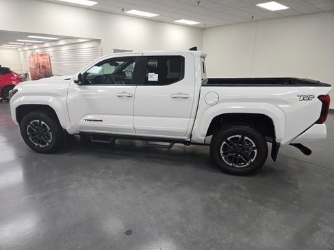 New 2026 Toyota Tacoma TRD Sport AWD/4WD image 3