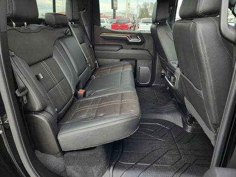 Used 2025 Chevrolet Silverado 1500 High Country image 12