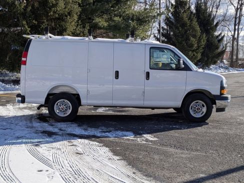 New 2025 GMC Savana 2500 w/ Chrome Appearance Package RWD image 8