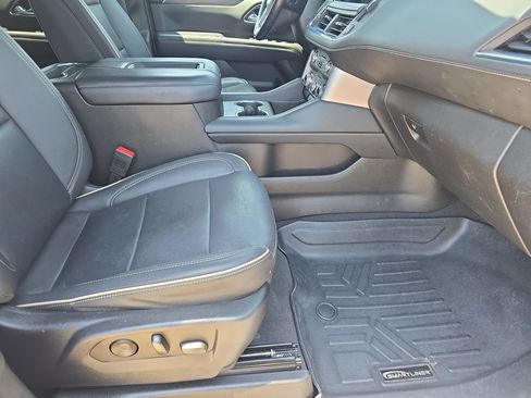 Used 2022 GMC Yukon SLT w/ SLT Luxury Package AWD/4WD image 10