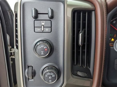 Used 2017 Chevrolet Silverado 3500 High Country image 21