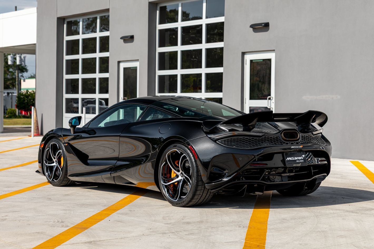 Used 2024 McLaren 750S RWD image 21