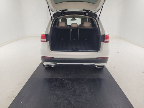 Used 2019 Mercedes-Benz GLC 300 w/ Premium Package image 29