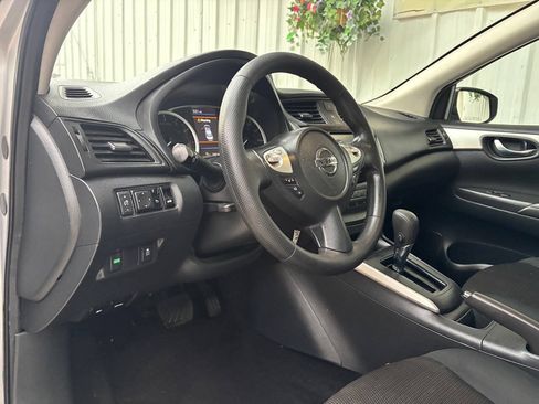 Used 2019 Nissan Sentra S FWD image 9