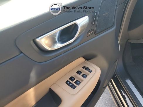 Certified 2023 Volvo XC60 B5 Ultimate w/ Climate Package AWD/4WD image 14