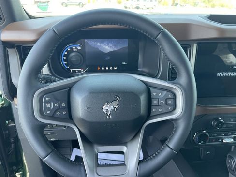 Used 2024 Ford Bronco Outer Banks AWD/4WD image 14