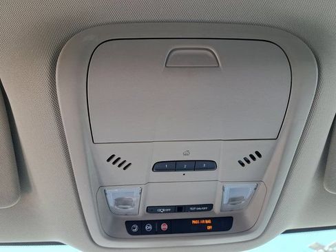 Used 2020 Buick Enclave Essence w/ Sound and Sites Package FWD image 23