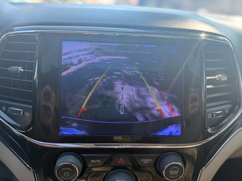 Used 2019 Jeep Grand Cherokee Limited image 34