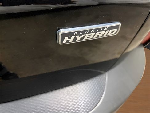 Used 2024 Ford Escape SE image 8