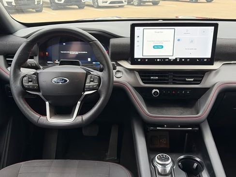 Used 2025 Ford Explorer ST-Line w/ ST-Line Street Pack image 13