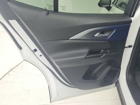 Used 2024 Chevrolet Equinox EV LT FWD image 25