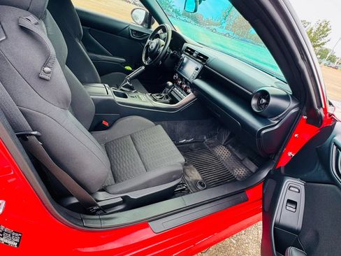 Used 2022 Toyota GR86 w/ ALL Weather Mat Package (TMS) RWD image 11